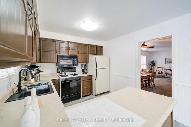 Additional image 18 of 134 Dumfries Ave