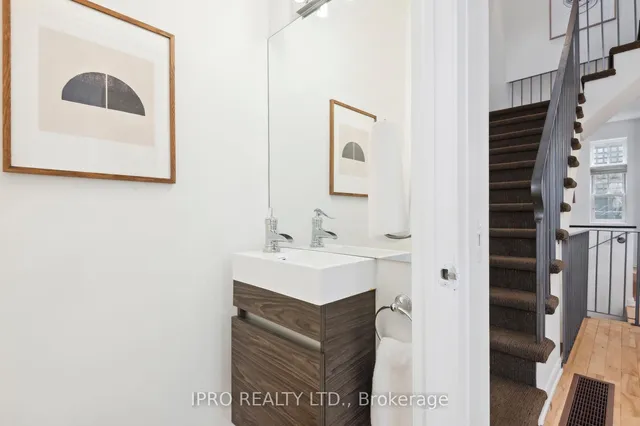 Additional image 5 of 912D Logan Ave