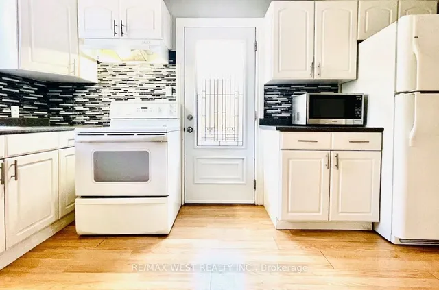 Additional image 10 of 18 Brock Ave