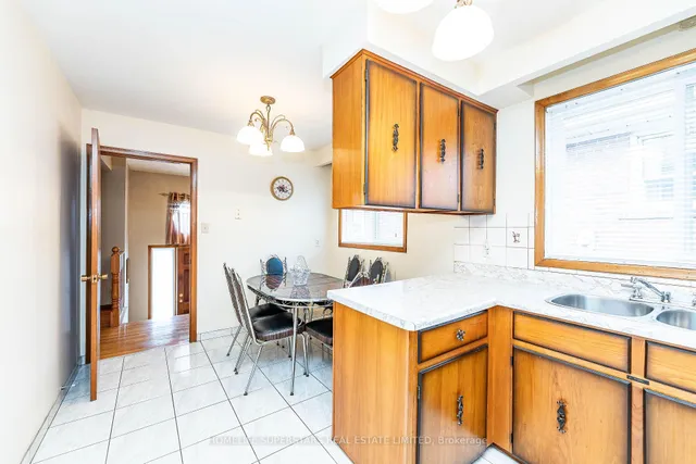 Additional image 17 of 7 Benrubin Dr