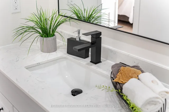 Additional image 25 of 80 Royal Palm Dr