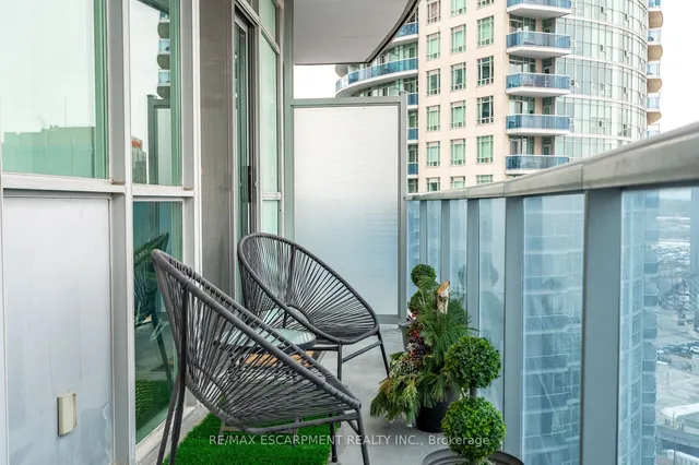 Additional image 37 of 90 Absolute Ave Unit 1611