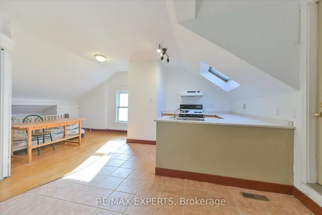 Additional image 30 of 18 Barton Ave