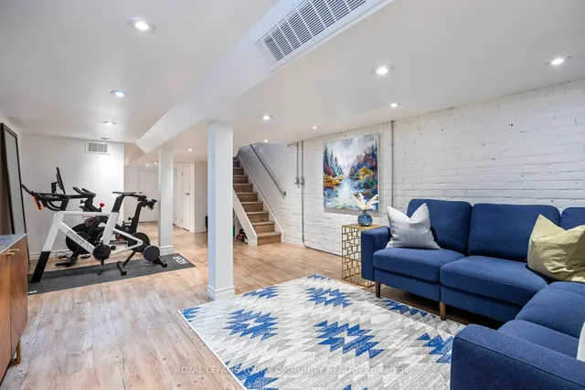 Additional image 28 of 536 Glebeholme Blvd