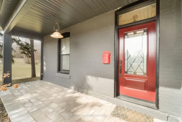 Additional image 5 of 3015 Dundas St