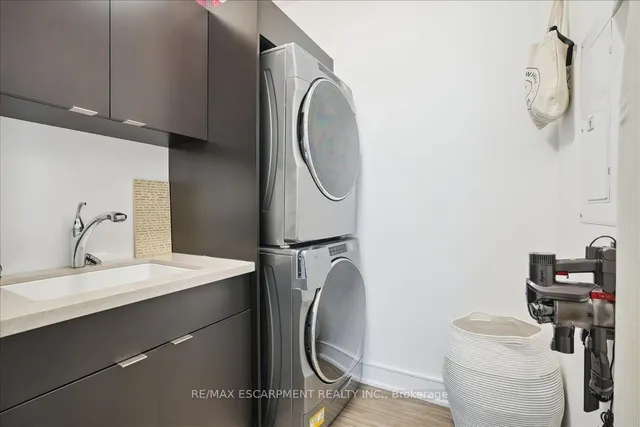 Additional image 36 of 2060 Lakeshore Rd Unit 206