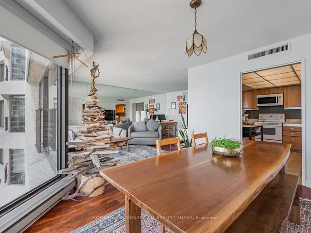 Additional image 12 of 65 Harbour Sq Unit 2204