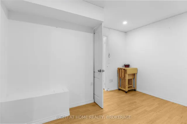 Additional image 28 of 400 Bloor St Unit 100