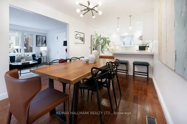 Additional image 13 of 572 Roehampton Ave