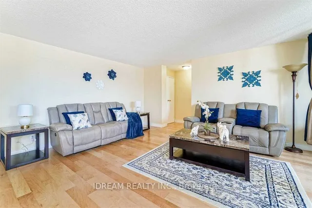 Additional image 7 of 3700 Kaneff Cres Unit 202