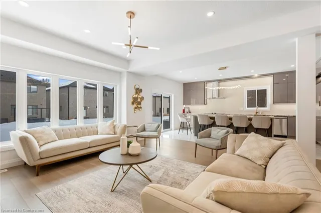 Additional image 17 of 37 Roselawn Ave