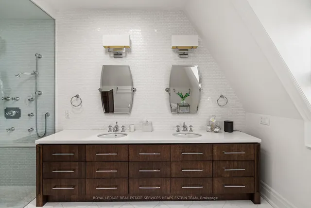 Additional image 37 of 243 Rose Park Dr