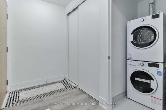 Additional image 3 of 3100 Keele St Unit 525