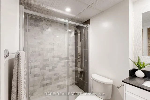 Additional image 31 of 736 Dundas St Unit 101