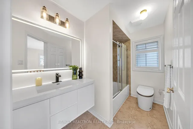 Additional image 30 of 12 Hardgate Cres