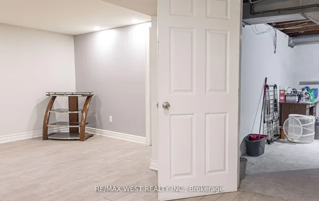 Additional image 24 of 94 Primula Cres