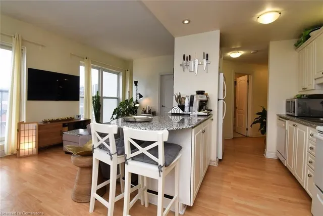 Additional image 15 of 135 James St Unit 502