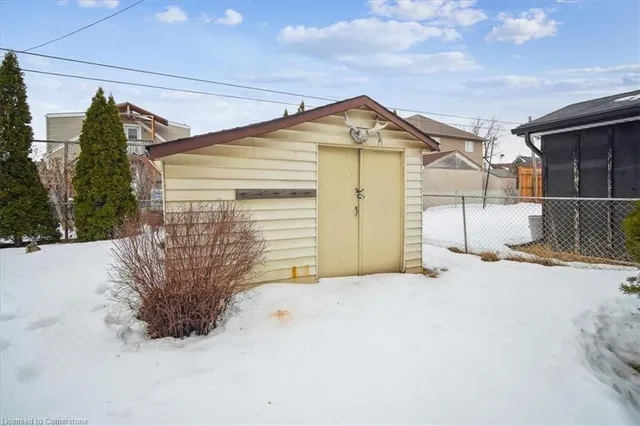 Additional image 39 of 34 Reid Ave