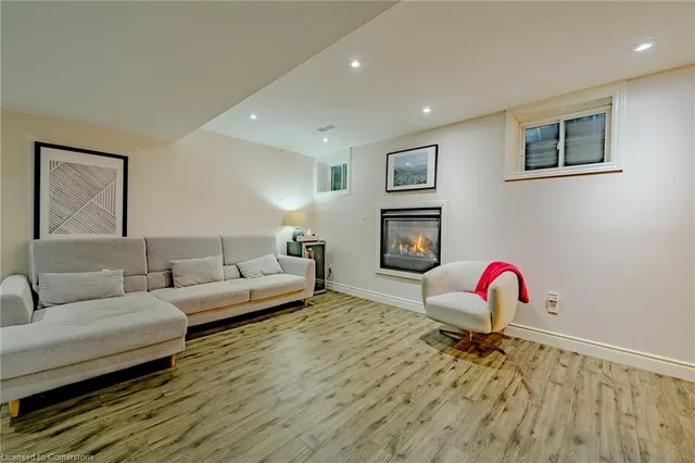 Additional image 38 of 297 Fellowes Cres