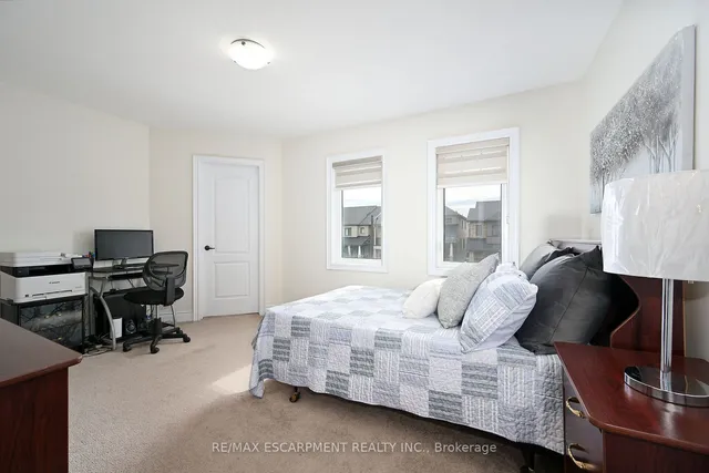 Additional image 30 of 300 Crafter Cres