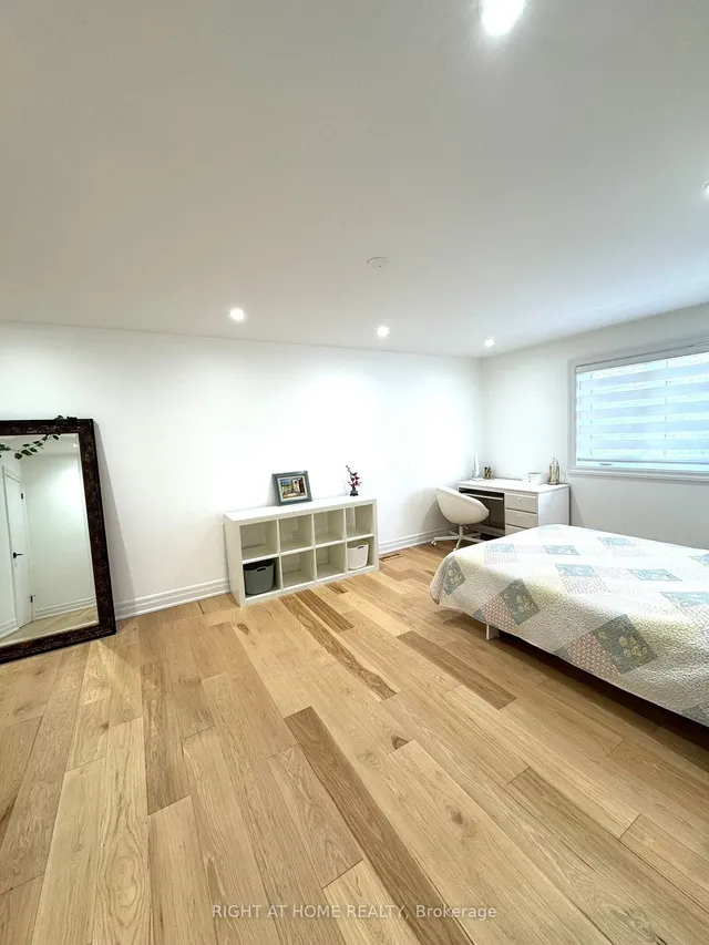 Additional image 17 of 22 Silverthorne Bush Dr