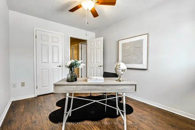 Additional image 18 of 800 Paramount Dr Unit 31