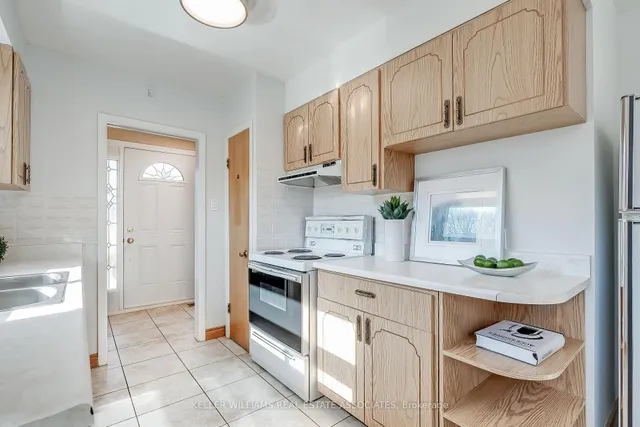 Additional image 12 of 1203 Saturnia Cres