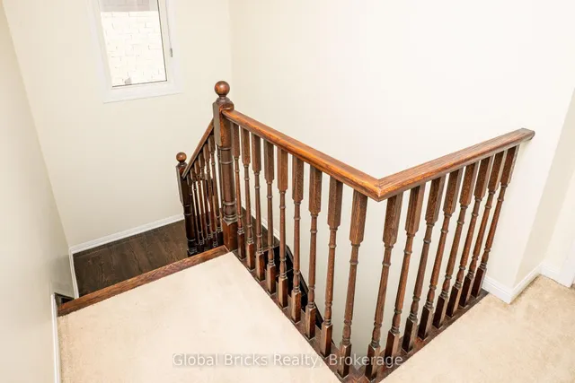 Additional image 40 of 37 Seafair Cres