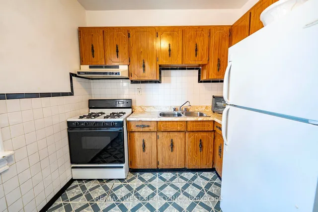 Additional image 21 of 217 Gladstone Ave