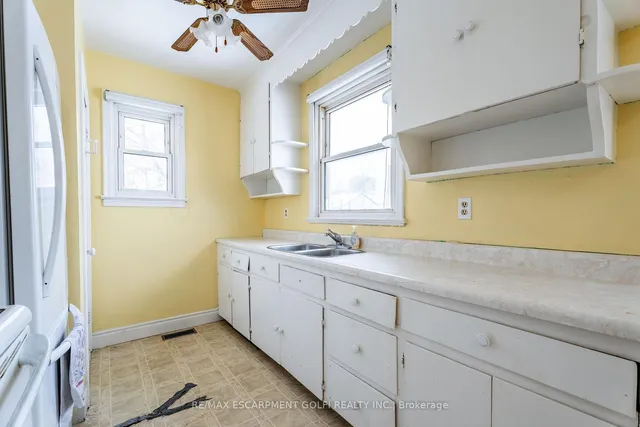 Additional image 17 of 69 Vansitmart Ave