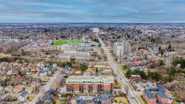 Additional image 49 of 399 Queen St Unit 210