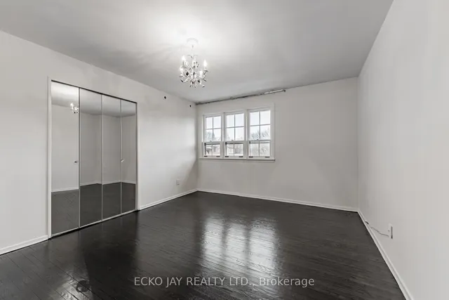 Additional image 15 of 11 Tofino Cres