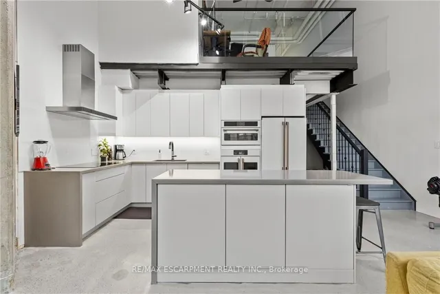 Additional image 10 of 66 Bay St Unit 105