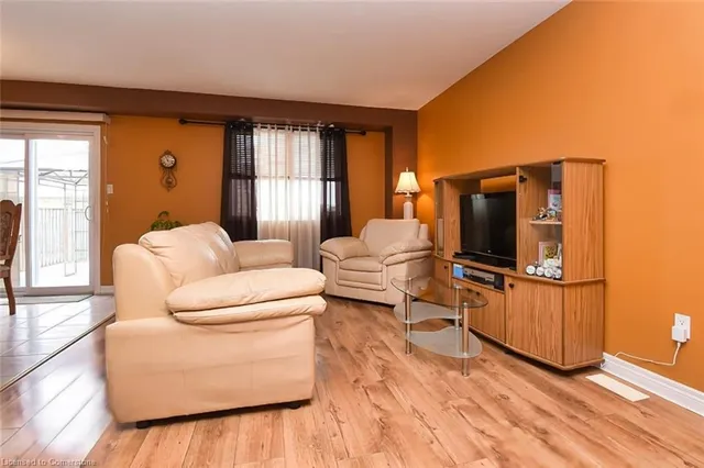 Additional image 13 of 11 Longview Dr