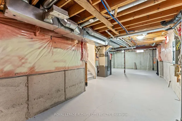 Additional image 41 of 43 Polonia Ave