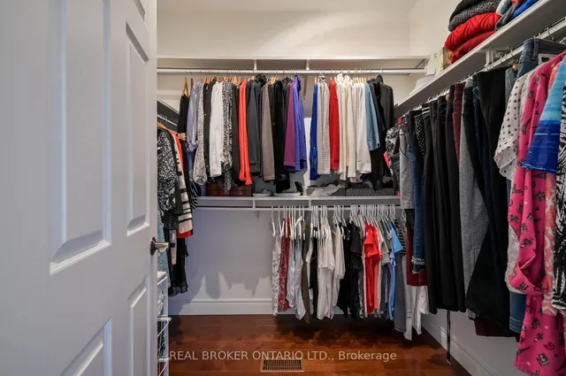 Additional image 11 of 22 Black Maple Cres