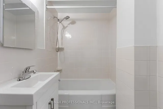 Additional image 23 of 740 Eglinton Ave Unit 404