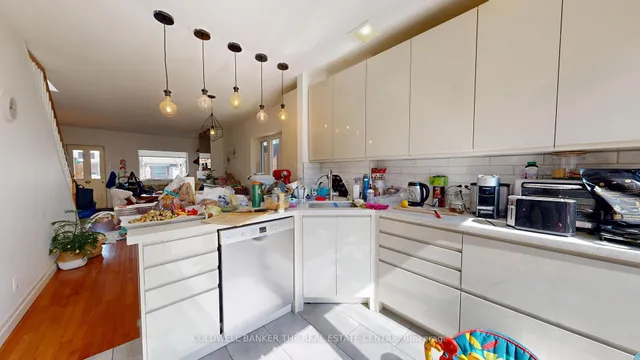 Additional image 6 of 395 Davisville Ave