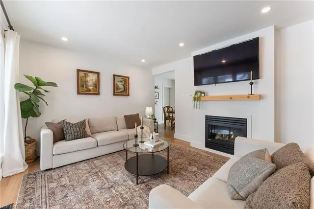 Additional image 6 of 54 Aberdeen Ave