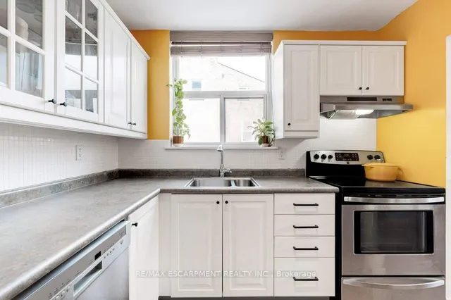 Additional image 35 of 23 Main St Unit 207