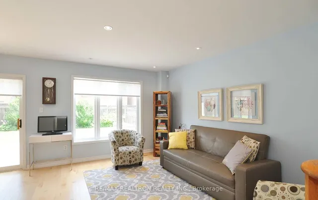 Additional image 8 of 51 Eastport Dr