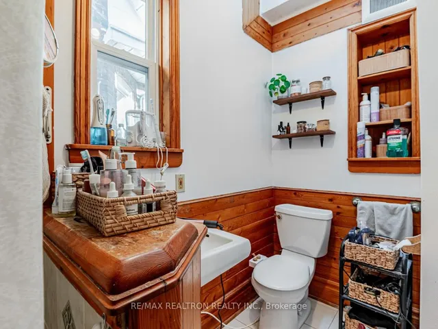 Additional image 16 of 867 Bathurst St