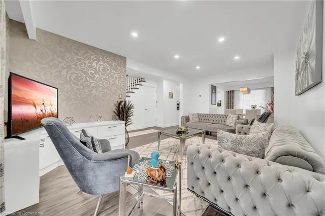 Additional image 10 of 156 Fanshawe Dr