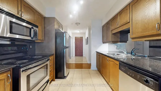 Additional image 5 of 18 Kenaston Gdns Unit 704