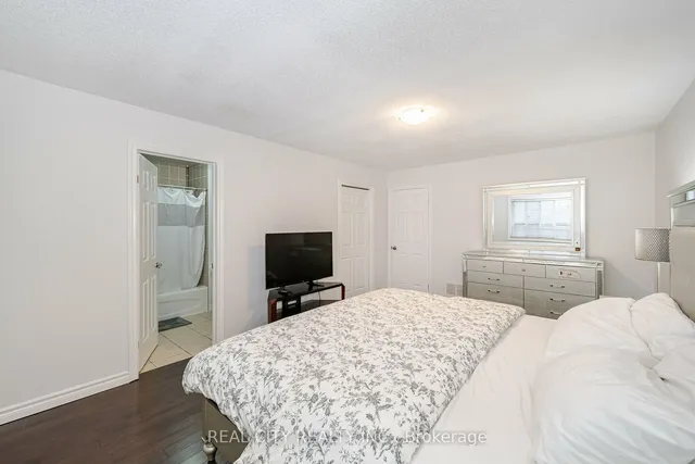 Additional image 22 of 11 Vennio Lane