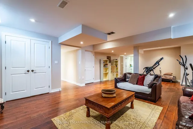 Additional image 32 of 35 Chiara Dr