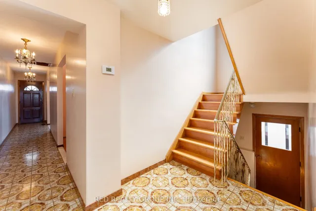 Additional image 12 of 532 Westmount Ave