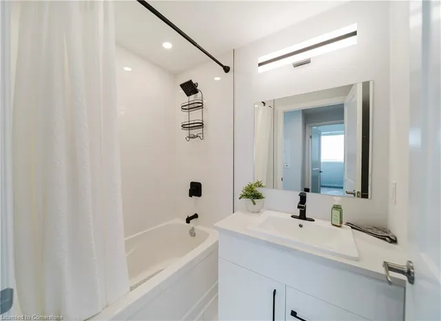 Additional image 23 of 108 Garment St Unit 2608