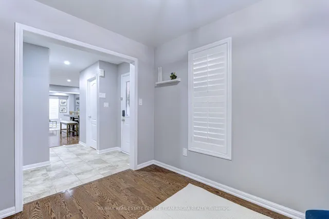 Additional image 7 of 23 Berberis Cres