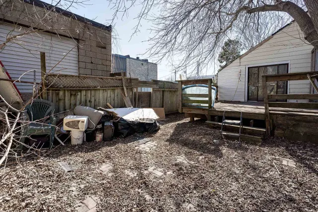 Additional image 28 of 876 Eastern Ave